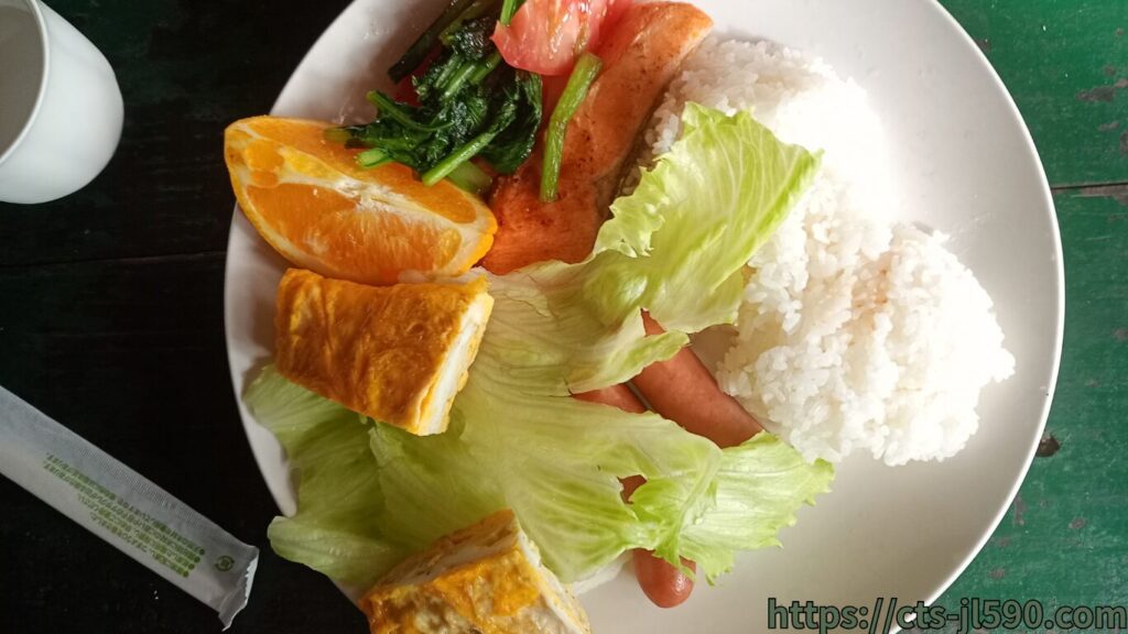 更に盛られた食事