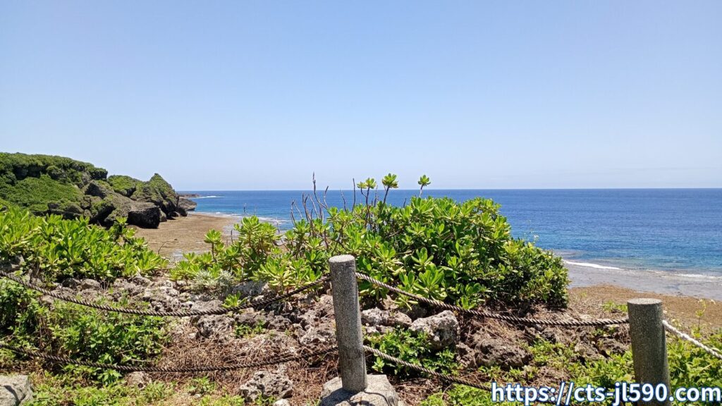 具志川城跡付近の海